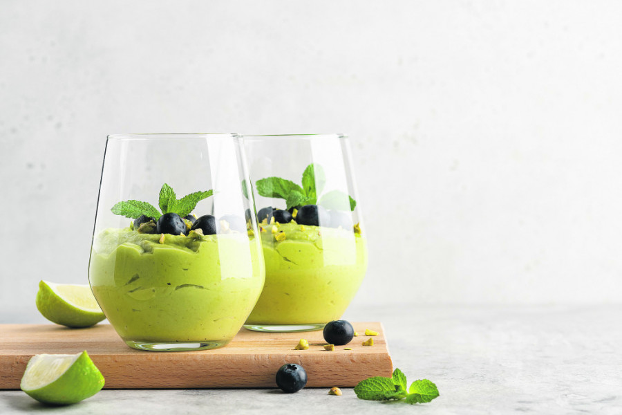Zelena fantazija s pistaćima u čaši