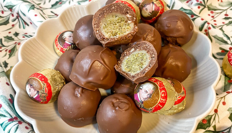 DOMAĆE MOCART KUGLE, A SKROZ ISTE KAO KUPLJENE! Napravite najpoznatije čokoladne bombone na svetu
