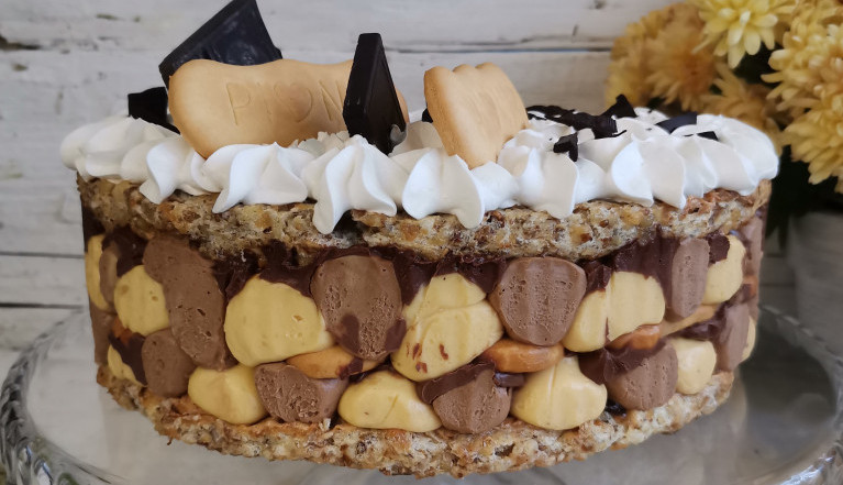 KREMASTO SAVRŠENSTVO Postanite majstor za torte uz savete kulinarske blogerke Marije Belić iz Rume