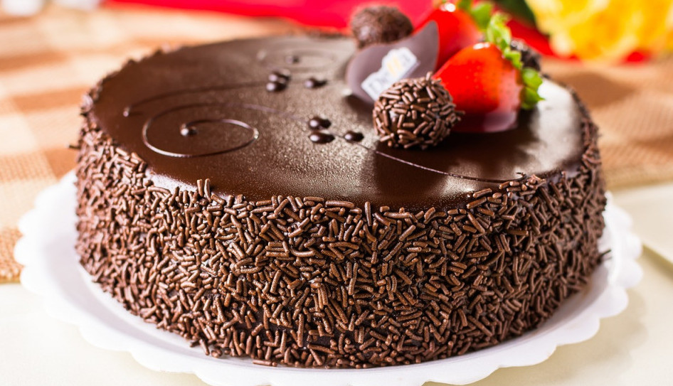 TOPI SE U USTIMA Čokoladna torta koja se pravi za svaku posebnu priliku