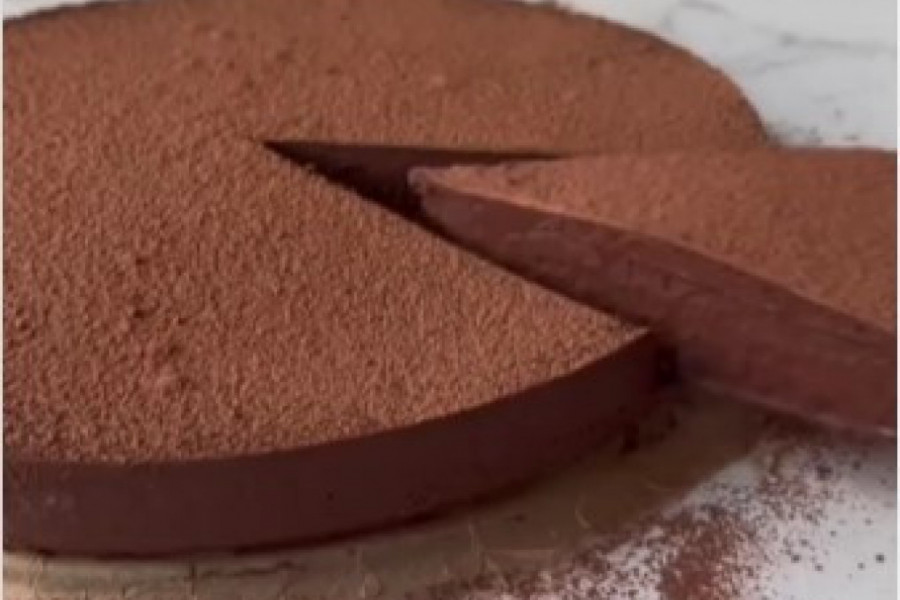 Neverovatno jednostavna torta od SAMO DVA SASTOJKA bundeve i čokolade osvojiće vas na prvi gric (VIDEO)