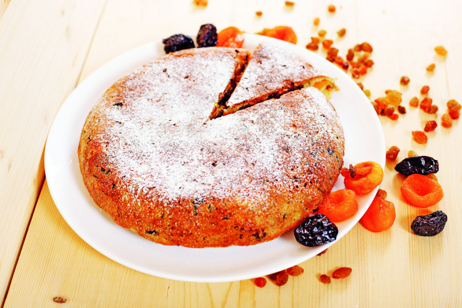 Isprobajte FANUROPITU jednostavni grčki posni svečani kolač koji je dobio ime po Svetom Fanuriju