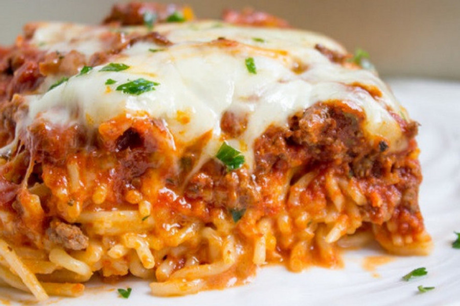 NEOBIČAN I PRUKUSAN RUČAK Zapečene špagete sa mlevenim mesom, lako i brzo se prave, a uživa natenane