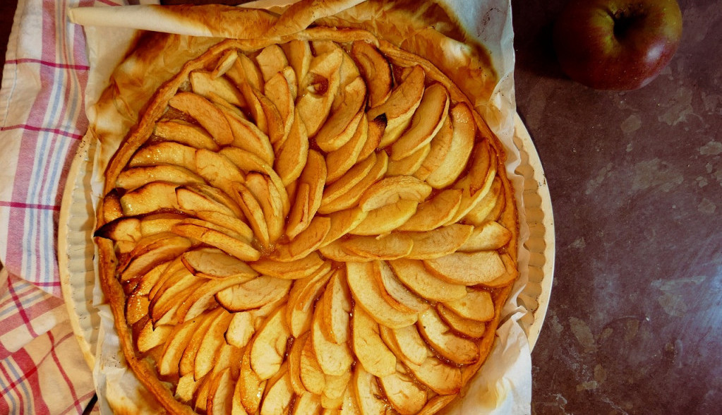 NEVEROVATAN FRANCUSKI RECEPT Ko može da odoli slasnom tartu od jabuka?