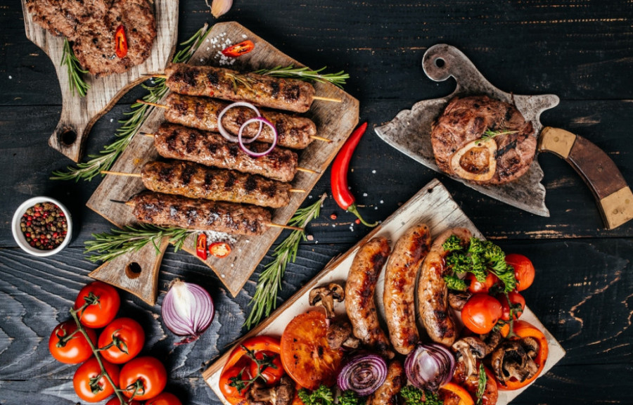 TRIKOVI ZA SAVRŠEN ROŠTILJ Kako da vam ćevapi, pljeskavice i ostalo meso budu ukusni i sočni