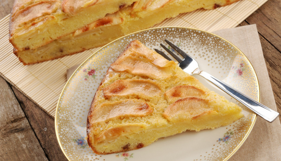 TOPI SE U USTIMA Jednostavan kolač sa jabukama po italijanskom receptu