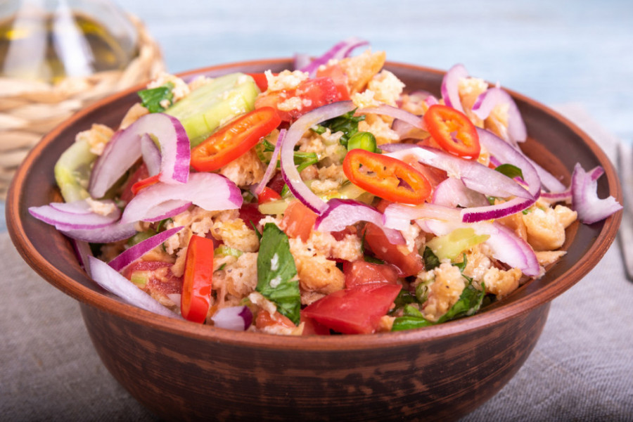 IDEALAN LETNJI OBROK Italijanska salata pancanela je svetski hit, a možete lako sami da je napravite!
