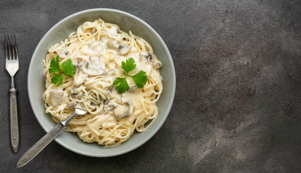 pasta u belom sosu