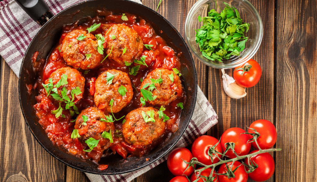 posne ćufte u paradajz sosu