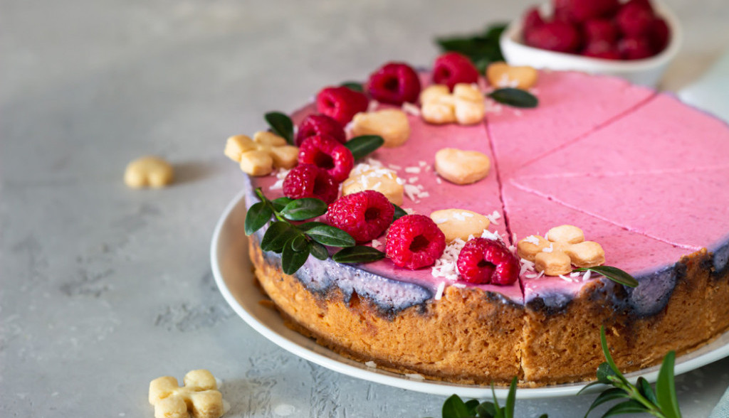 voćni kolač sa jogurtom