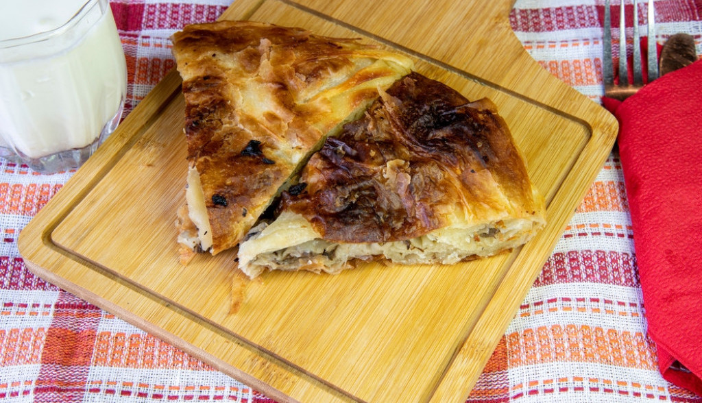 manastirska pita sa pečurkama