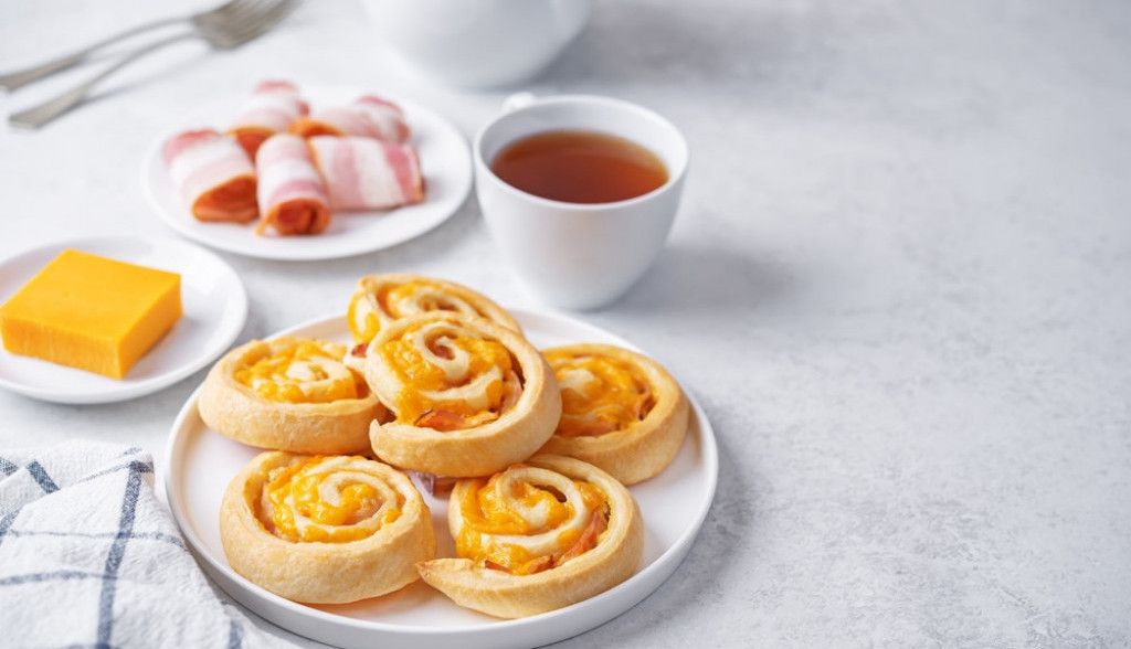 pužići sa šunkom i sirom