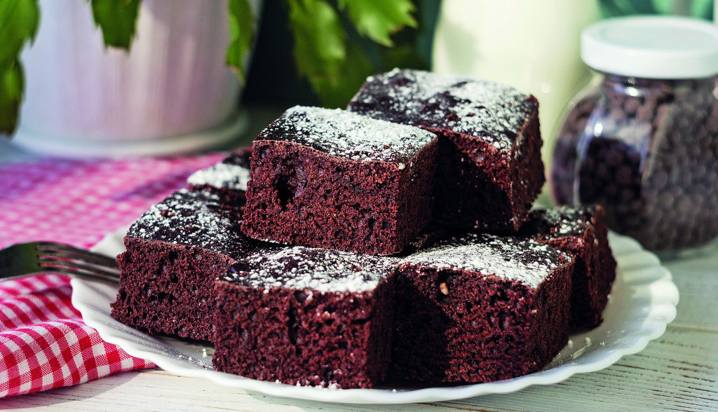 crni kolač sa jogurtom