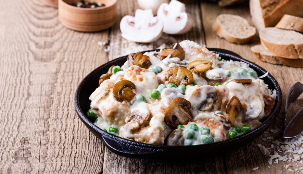 pileća salata sa šampinjonima