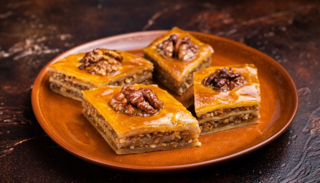 baklava sa orasima i medom