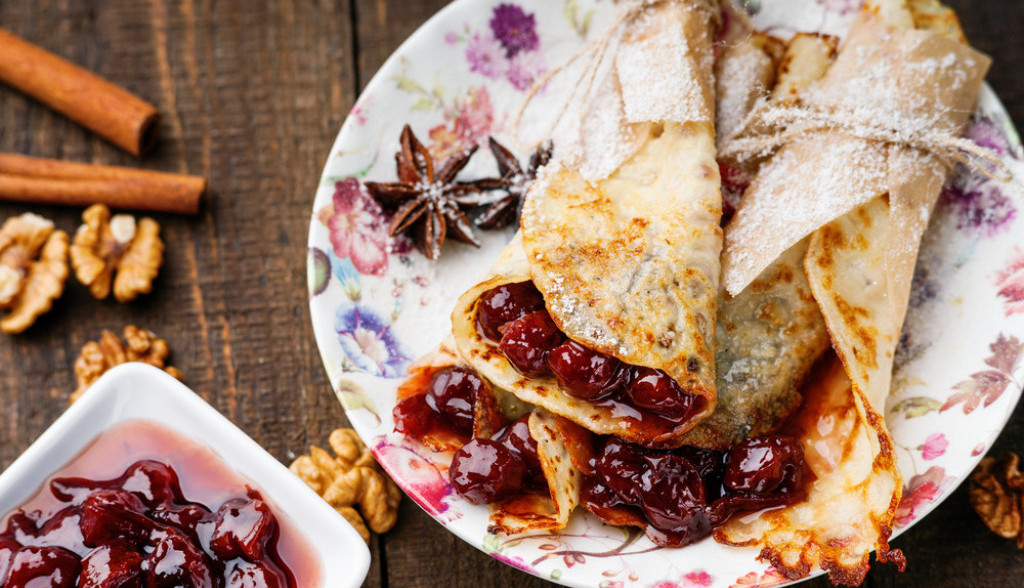 palačinke sa džemom i orasima