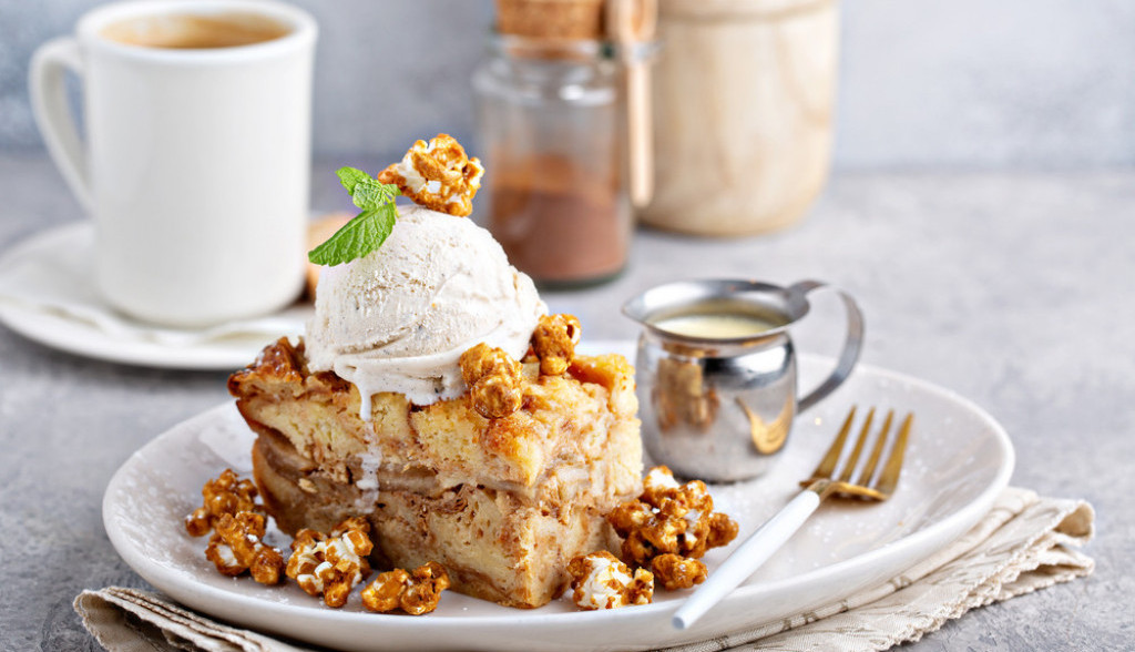 puding kolač sa jabukama