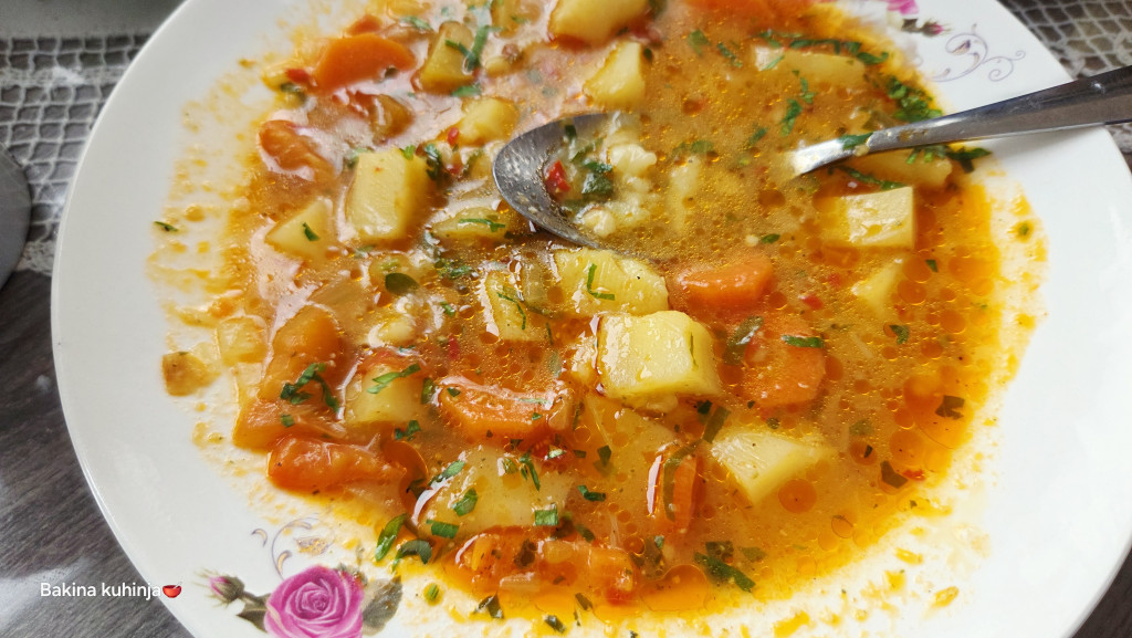 posni paprikaš sa taranom