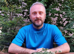 Momčilo Antonijević, novinar i narodni travar, lekovite biljke koristi u nove i nesvakidašnje svrhe