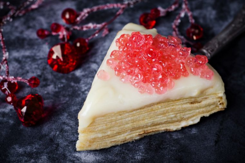 POSNA TORTA BELI ANĐEO Sa rozen korama, harmonija slatkih ukusa