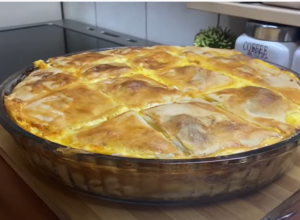 Ovu SOČNU PITU stalno su spremali DRUGU TITU: Pevali su joj i pesme, a evo kako se pravi