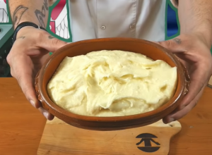 TRADICIONALNO PASTIRSKO JELO Belmuž, stari srpski specijalitet, koji se služi u kafanama