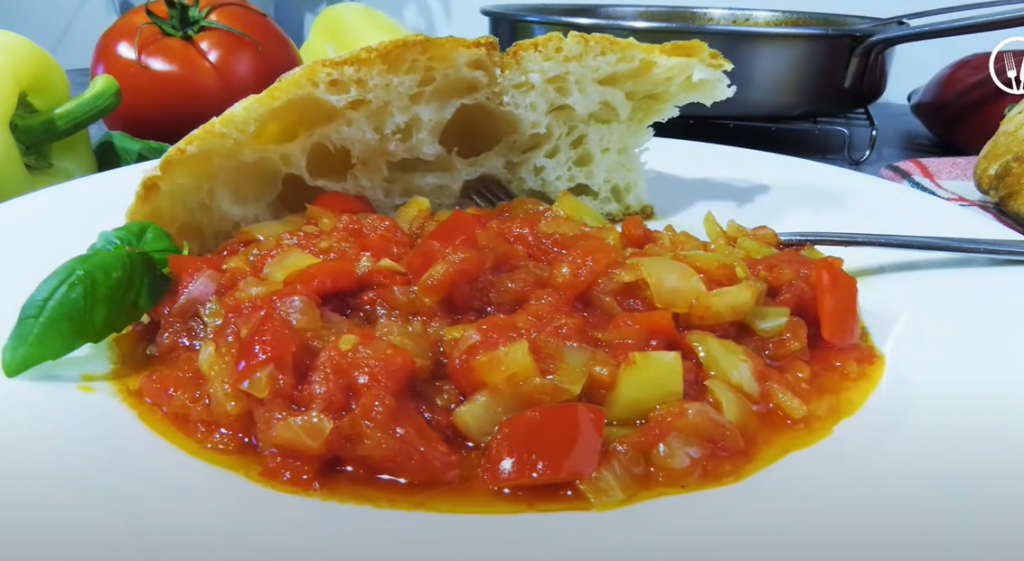 DEFINITIVNO NAJBOLJI RECEPT ZA DOMAĆI SATARAŠ Idealan letnji ručak pun vitamina