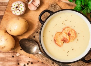 SUPA OD KROMPIRA, PRAZILUKA I SLANINE Imamo originalni recept, prste da poližete