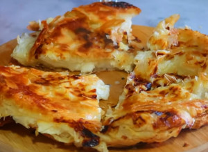 BOLJI NEGO IZ PEKARE! Recept za burek od gotovih kora, najkrckaviji i najukusniji