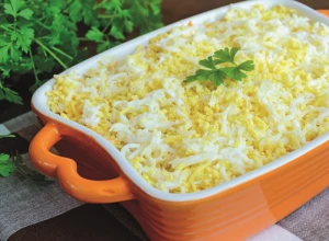 SLOJEVITA I UKUSNA Mimoza salata sa lososom oboriće vam s nogu