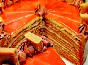 DOBOŠ TORTA SA DOMAĆIM KORAMA Kulinarska blogerka nam je otkrila sve cake pripreme čuvene čokoladne poslastice