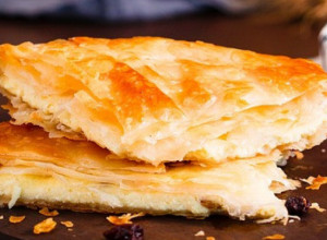 BUREK SA SIROM OD GOTOVIH KORA Krckav spolja, sočan unutra, mnogo lepši nego onaj iz pekare!