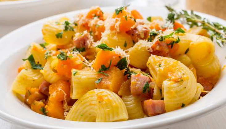PASTA SA BUNDEVOM I PANČETOM Omiljena testenina na malo drugačiji način