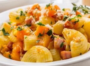 PASTA SA BUNDEVOM I PANČETOM Omiljena testenina na malo drugačiji način