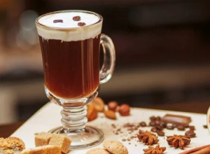 DANAS JE DAN IRSKE KAFE Napravite po originalnom receptu omiljeni napitak s viskijem i šlagom