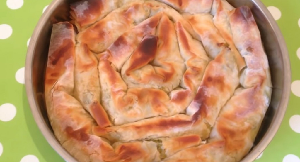 ZA DORUČAK ILI PONETI NA POSAO Pita sa šunkom i prazilukom, prava kombinacija za podizanje raspoloženja