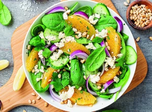 PRAZNIČNI DETOKS, IDEALAN ZA RASTEREĆENJE PROBAVE uz salatu s piletinom, povrćem i crvenom pomorandžom