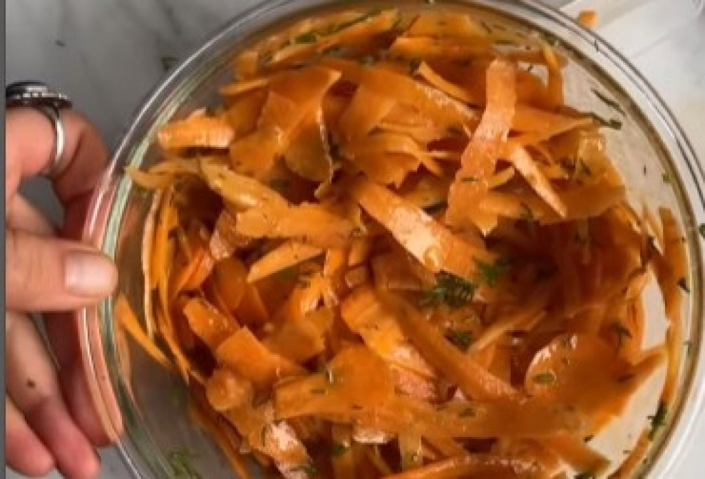 Salata od SIROVE ŠARGAREPE koja pomaže uspotsavljanju hormonskog balansa (VIDEO)