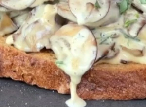 Slasni tost s pečurkama, doručak od samo 5 sastojaka, gotov za 15 minuta (VIDEO)