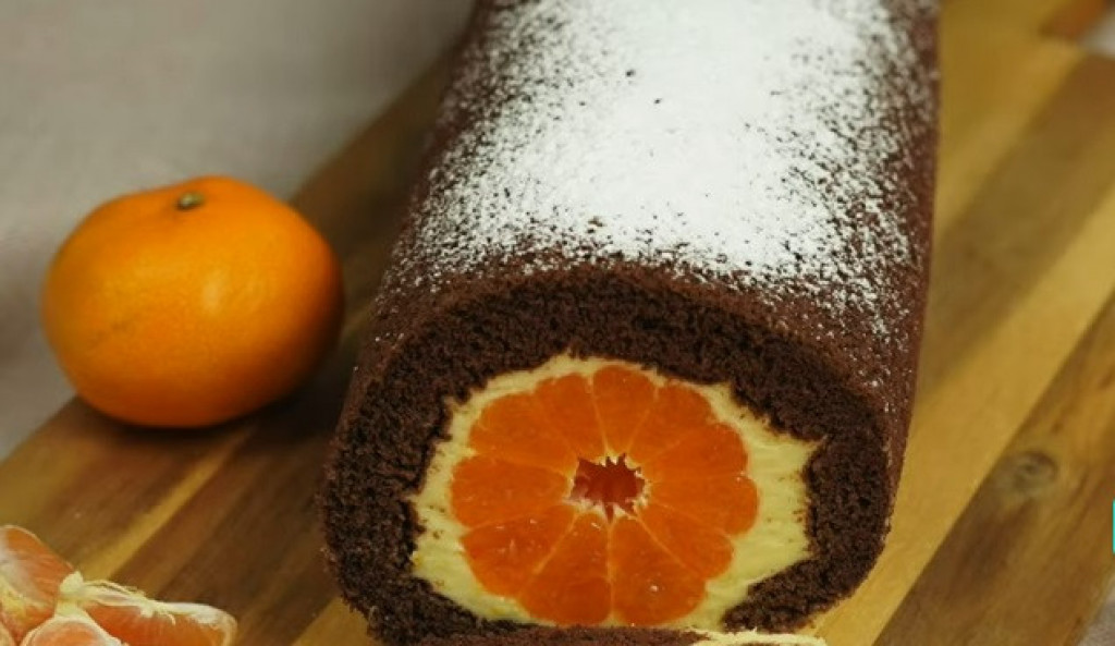 IZGLEDA FANTASTIČNO, A TAKAV MU JE I UKUS! Osvežavajući rolat sa mandarinama i vanilom