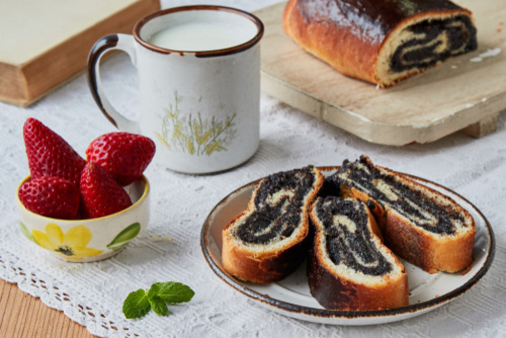 Starinski vojvođanski recept za ŠTRUDLU S MAKOM ali sa duplo više ukusnog fila