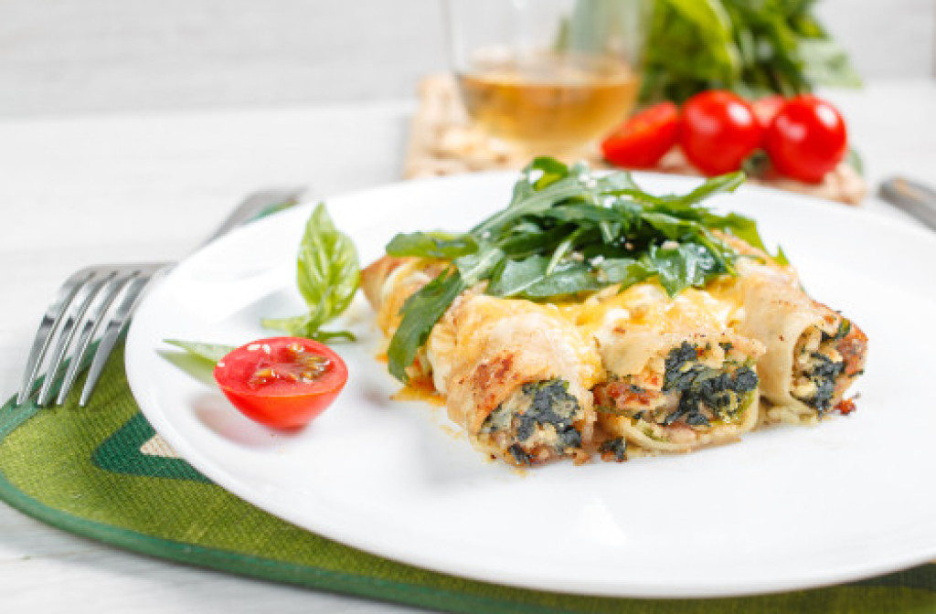 Omiljeni italijanski klasik koji ćete zavoleti zbog mirisnog sosa KANELONI PUNJENI SIROM I SPANAĆEM