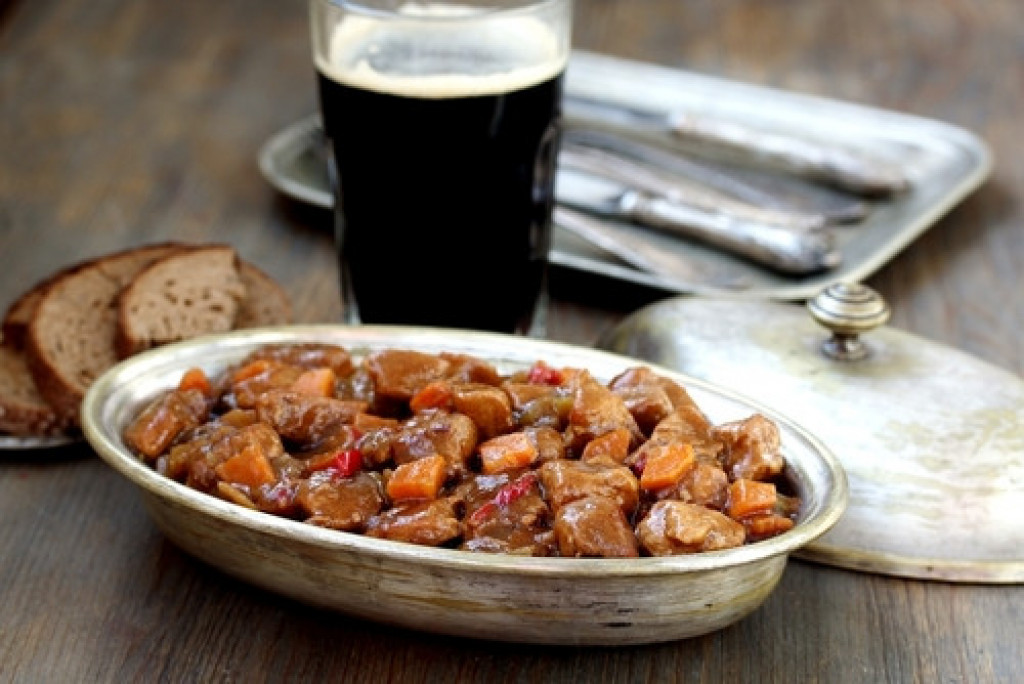 Najbolji recept za PIVSKI GULAŠ, idealno jelo za nekoliko dana
