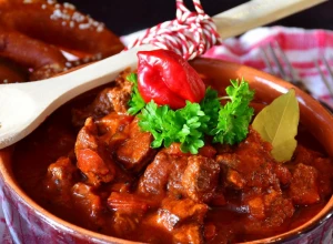 PRAVI NEDELJNI RUČAK Ovakav recept za gulaš morate napraviti danas