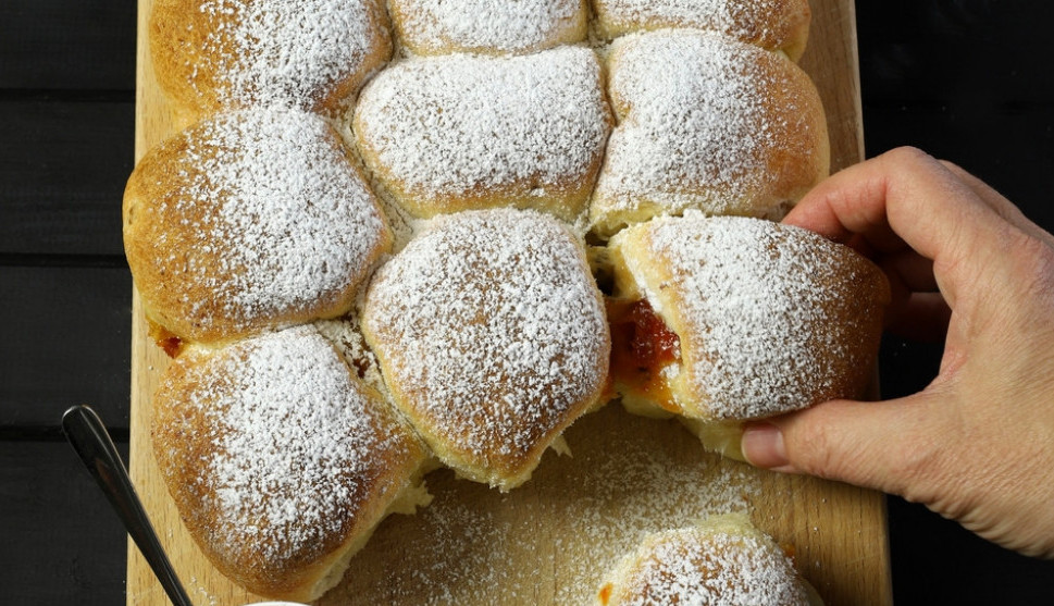 OVO JE RECEPT ZA NAJMEKŠE TESTO Tradicionalne buhtle sa džemom, i to posne!