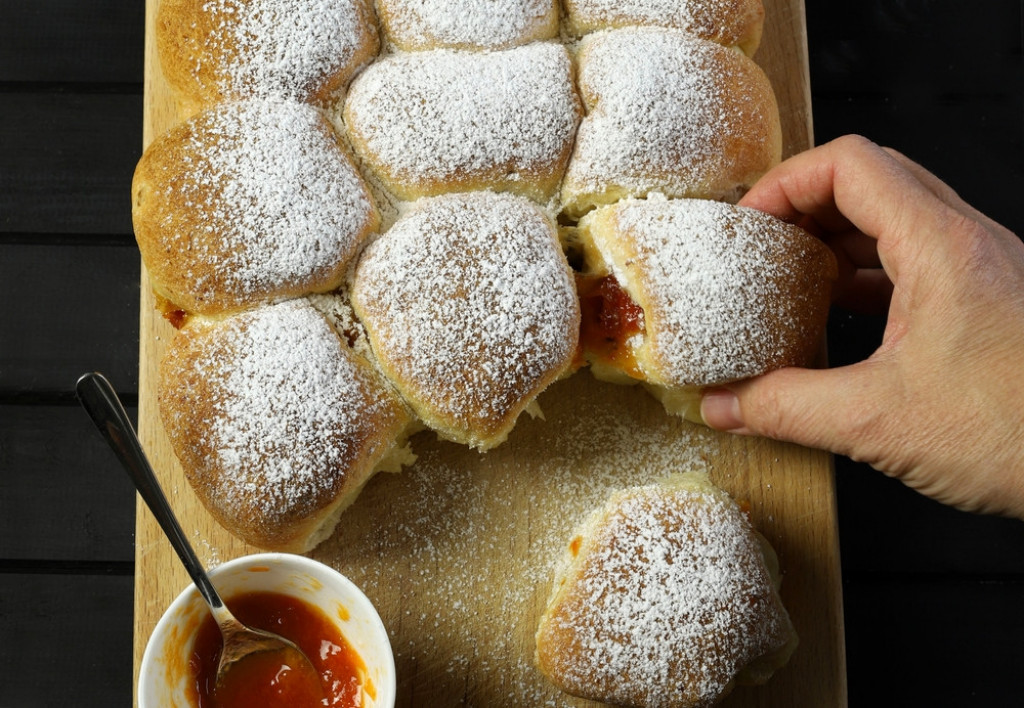 OVO JE RECEPT ZA NAJMEKŠE TESTO Tradicionalne buhtle sa džemom, i to posne!