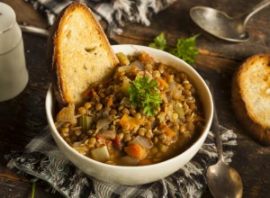 SUPER RUČAK Čorba od sočiva odlično zasiti, a brzo se skuva