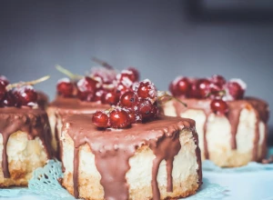SLASNA RUM TORTA ZA SVE PRILIKE Ukus sa suvim voćem će vas očarati