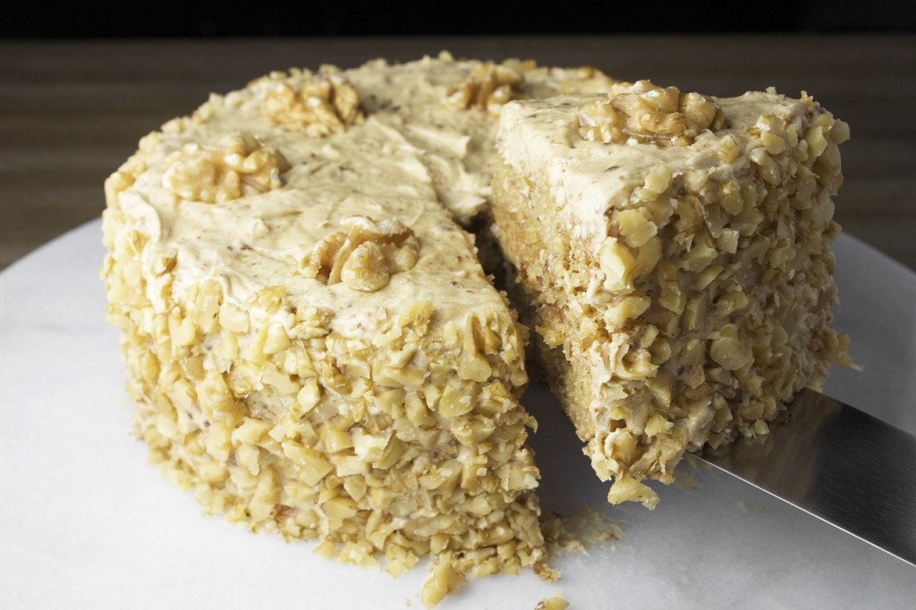 POSLASTICA KOJA SE TOPI U USTIMA Egipatska torta se lako pravi i pogodna je za sve prilike