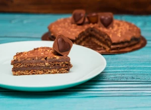 PROBAJTE ZA VIKEND OVAJ FANTASTIČAN RECEPT Kolač s orahom i čokoladom, toliko dobar da nestaje u trenu